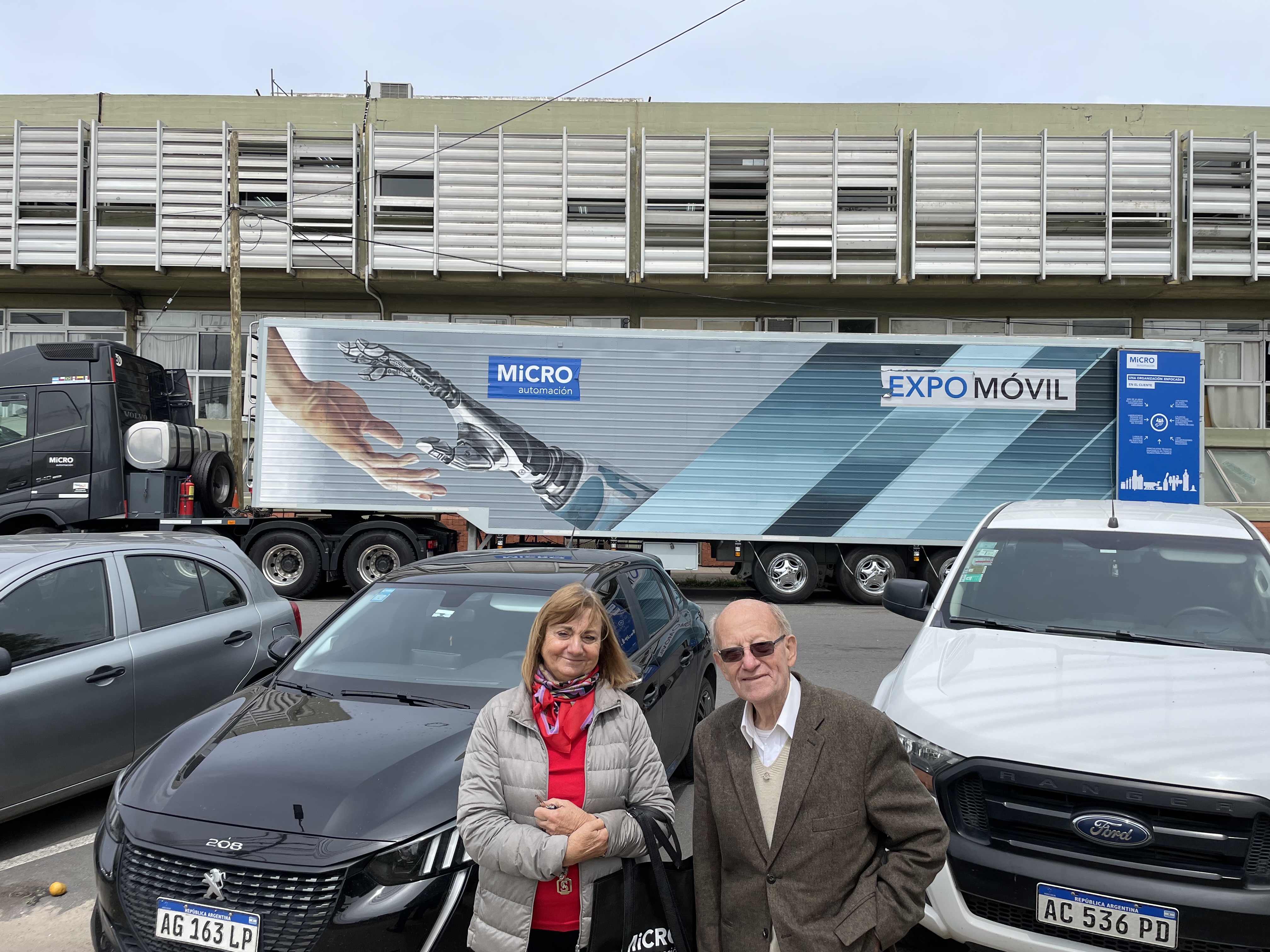 Capacitación de robótica con alumnos de escuela técnica